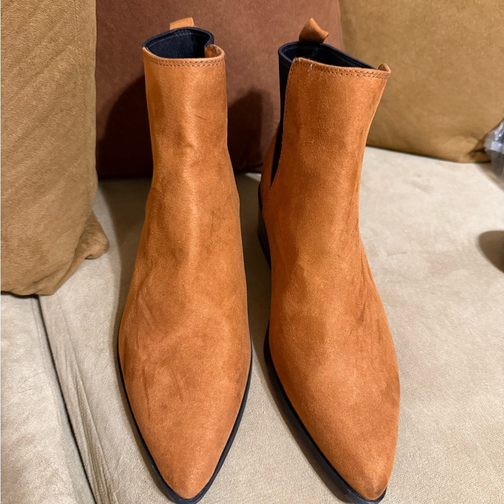 Women’s Chelsea Ankle Boots | Size 9 | Tan Faux Suede | Block Heel | NWT